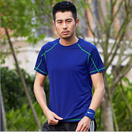 QUESHARK Professional Men Quick Dry Running T Shirt Loose Tops Breathable Camping Hiking Cycling T-shirts Tees M-8XL Asian Size